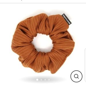 Bunhead scrunchie, brand new